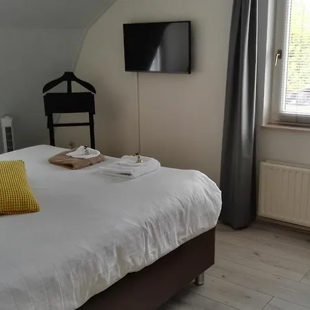 Halte 46 Bed & Breakfast 3*